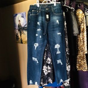 Fashion Nova Boyfriends Ankle Jeans *Distressed*